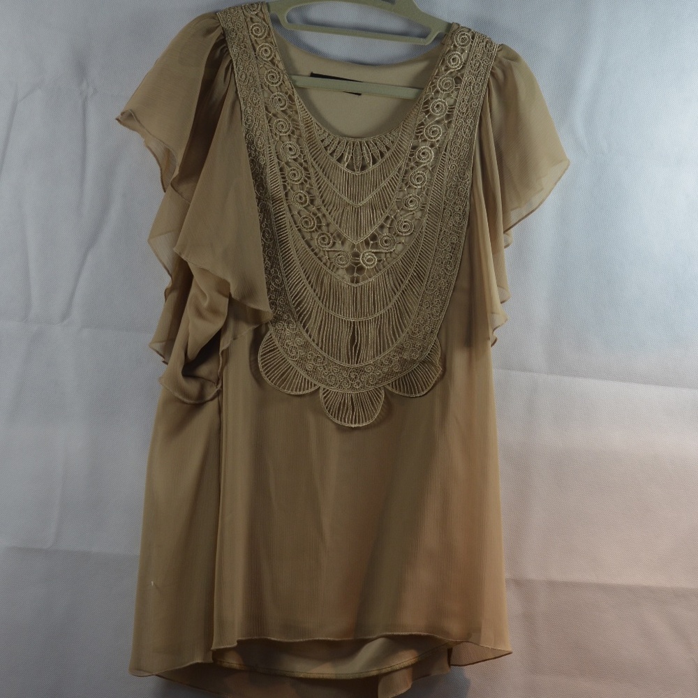 Embellished Tan Chiffon Style Top SZ L Peridot - Picture 3 of 7